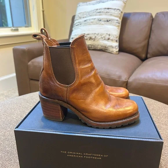 Frye Sabrina Chelsea Booties - Picture 2 of 8